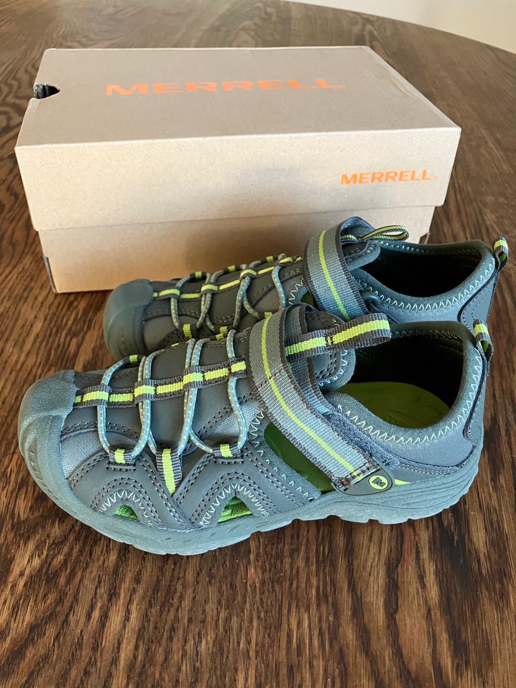 Merrell Scarpe per ragazzi: Merrell Sandalen Hydro 2 Olive Gr. 30 Neu mit Karton – Nuovo e nell'imballaggio originale da Lausanne venduto da Julerde