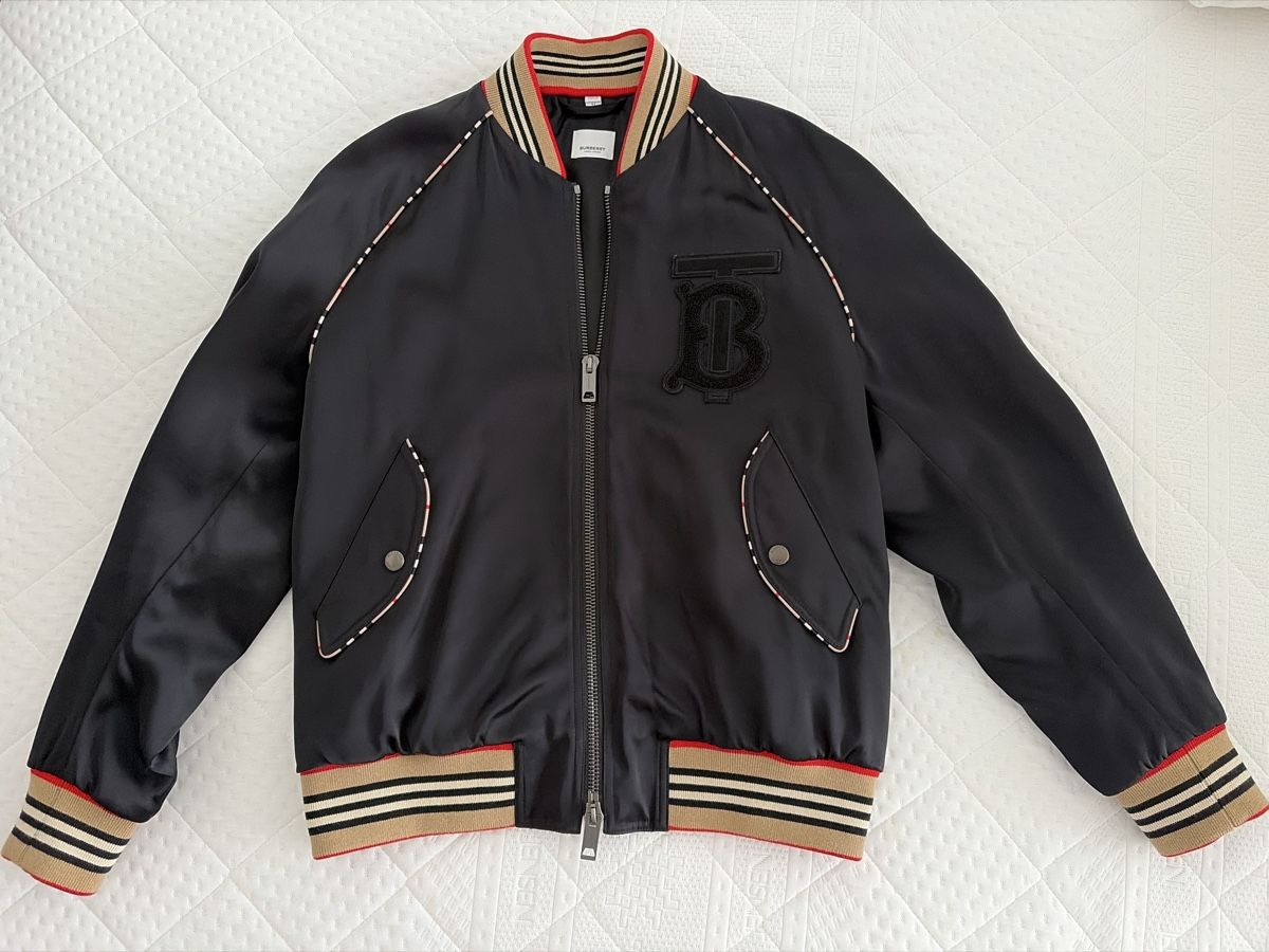 Burberry Giacche: Veste Burberry Bomber - taille 52 - neuve ! – Nuovo (secondo la descrizione) da St-Gingolph venduto da emergency_one