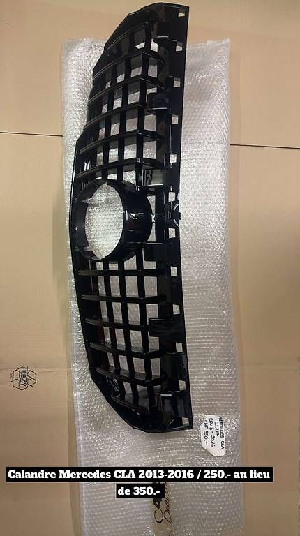 Mercedes-Benz Tutti pezzi di ricambio auto: Grille Calandre Mercedes CLA 13-16 – Usato da Vuisternens-Romont venduto da soa_ggr9