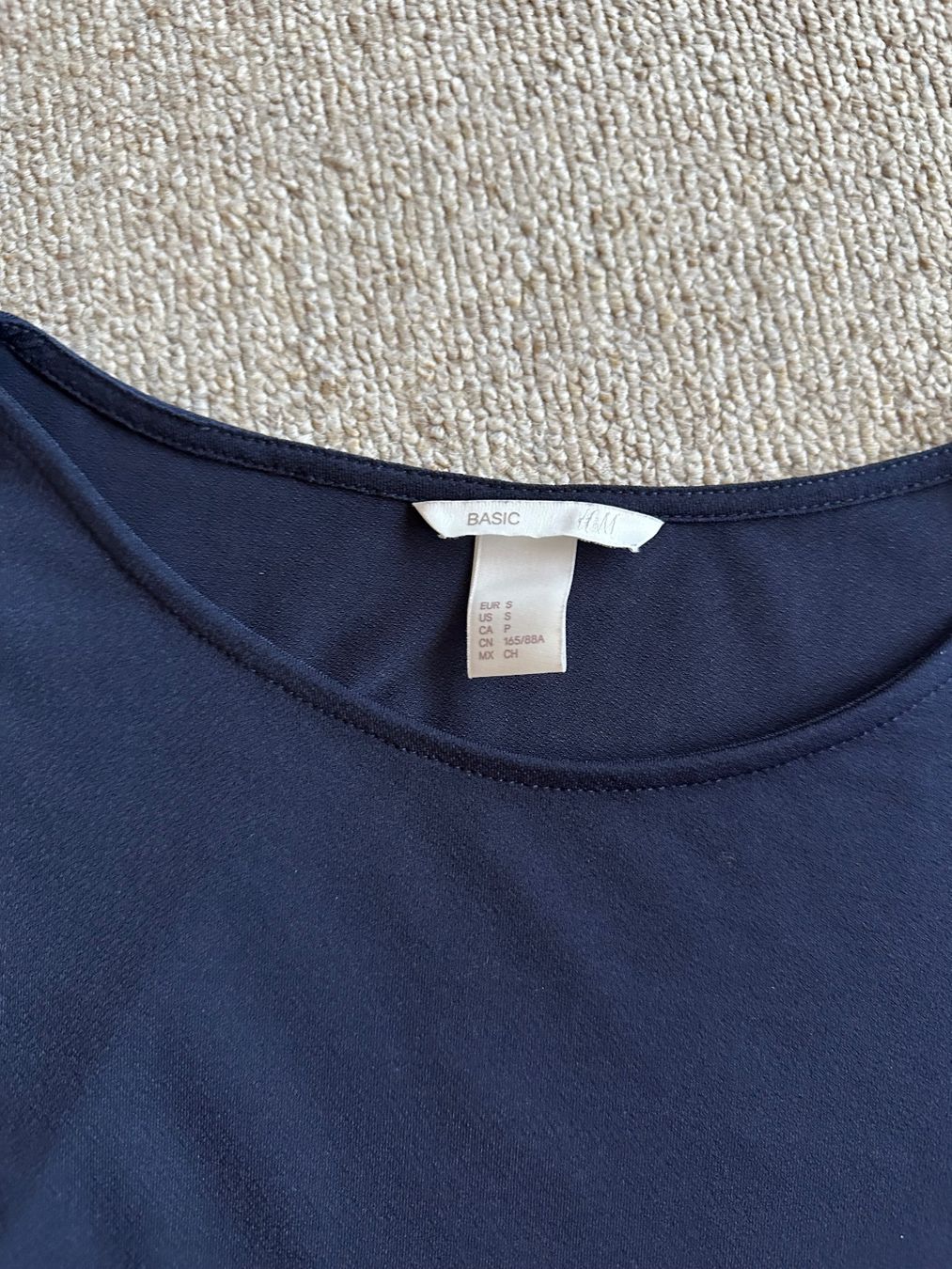 H&M Vestiti: H&M Kleid Basic Grösse S dunkelblau – Nuovo (secondo la descrizione) da Buchs AG venduto da Dasmusstduhaben 1