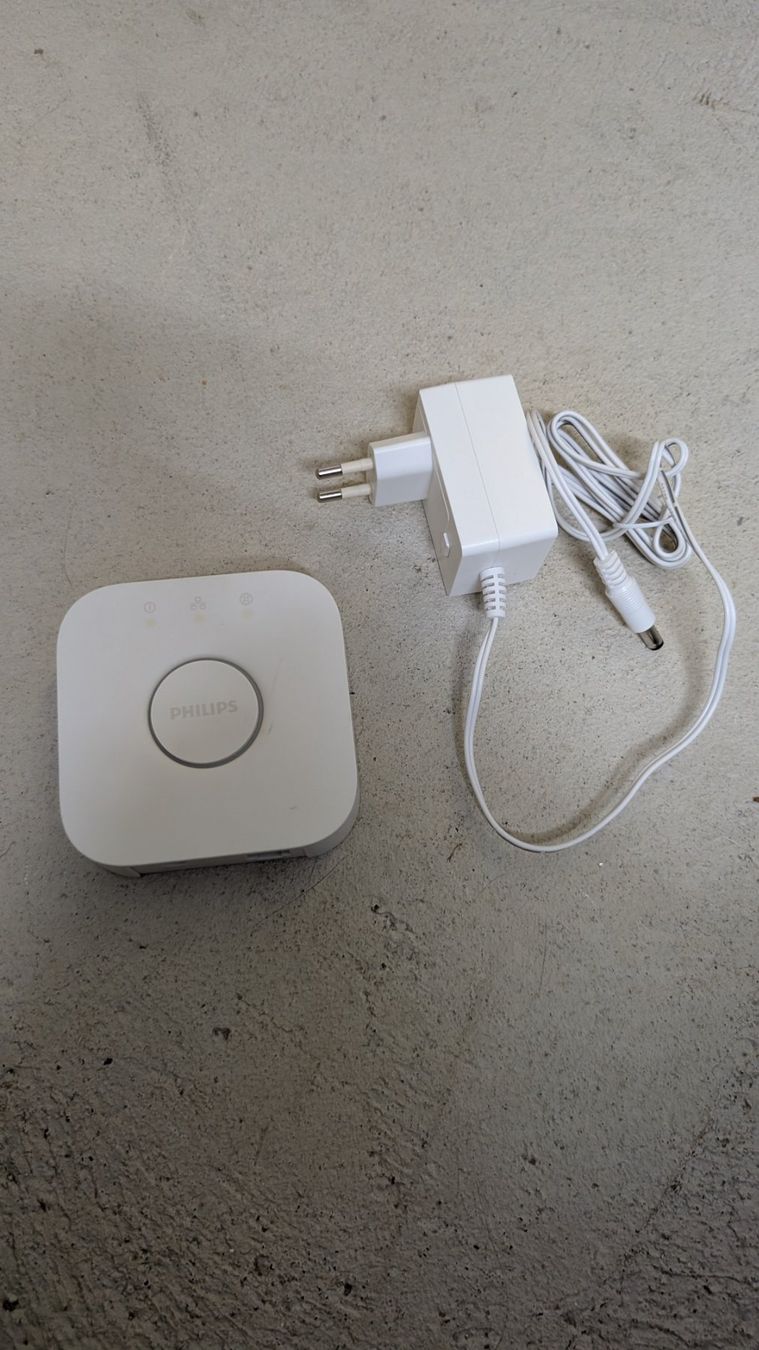Philips Hubs & Switches: Philips Hue Bridge V2 – Gebraucht aus Münchenbuchsee von heinz-5