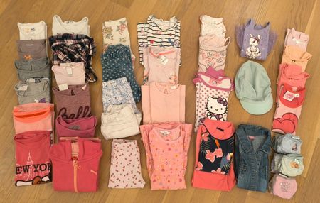 Mädchen Kleider - Paket Gr. 98 - 104, sommerlich (40 Teile)