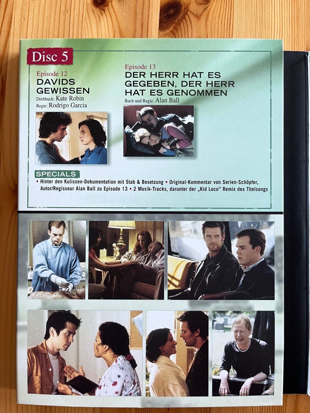 Tutti i DVDs: DVD Six Feet Under Staffel 1 – Usato da Zürich venduto da Gurkis 3