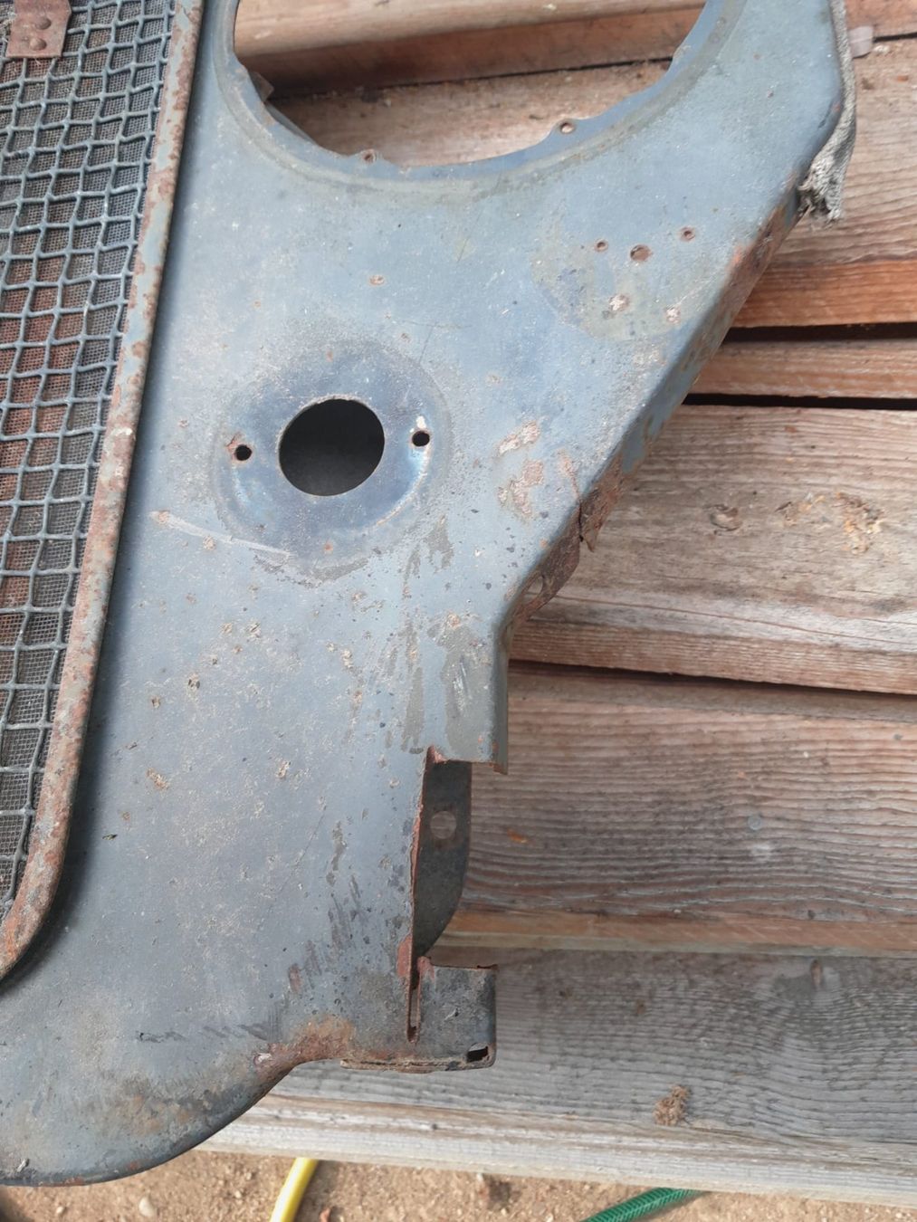 Jeep Tutti pezzi di ricambio auto: Willys Jeep Kühlergrill – Usato da Bärau venduto da emmental10 4