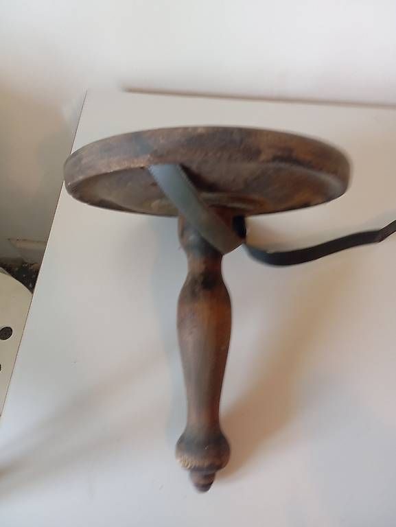 Hocker: Melkschemel historisch aus Holz – Gebraucht aus Basel von Petergunn 2