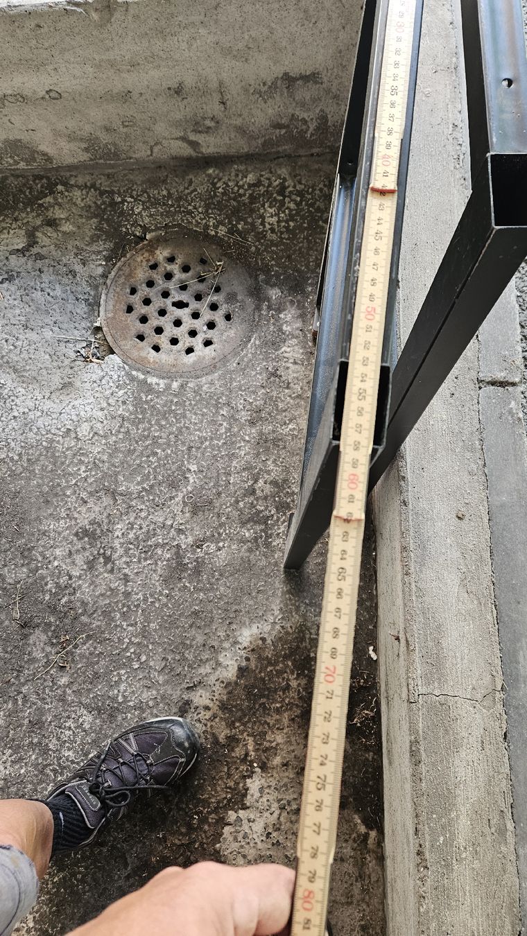 Scaffali: Metallgestell, schwarz, robust, vielseitig einsetzbar! – Usato da Bonstetten venduto da Brigitte04volle 2