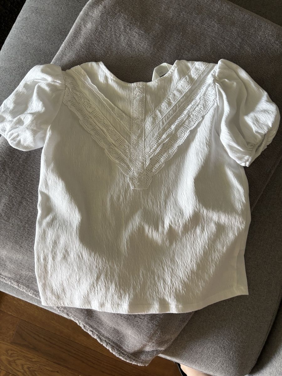 H&M Blouses, T-shirts & Tops: Bluse 134/140 – D'occasion à Buchrain par Ham2383