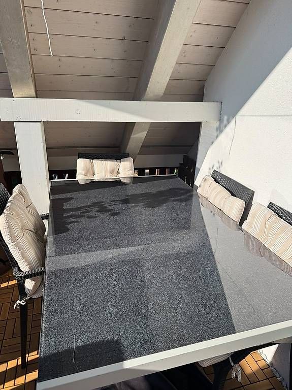 Set di tavolo e panche: Gartenmöbel Tisch & 4 Stühle mit Bezug  – Usato da Niederhasli venduto da nil_l7w9 1