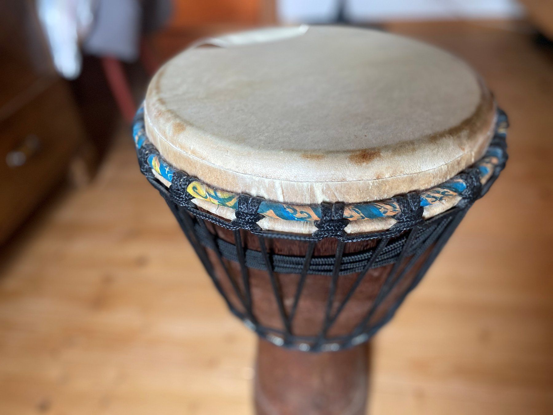 Strumenti musicali: Afrikanische Qualitäts-Djembe – Usato da Vaz/Obervaz venduto da Pssst 2