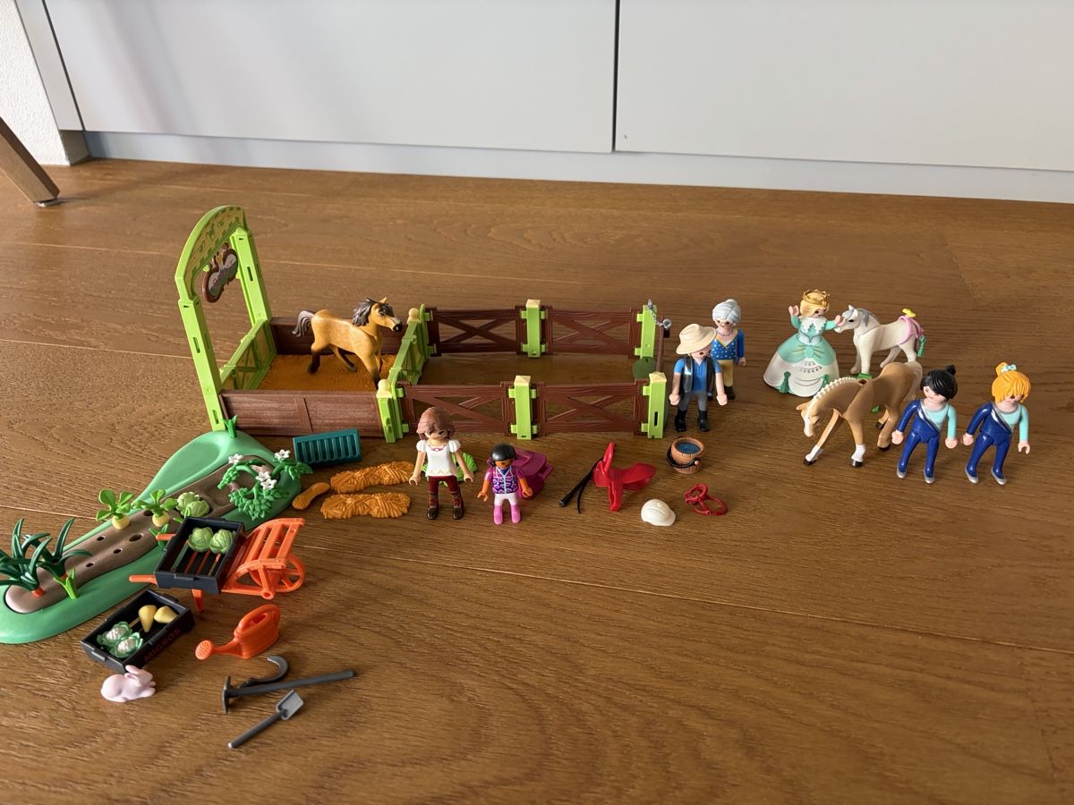 Playmobil Giocattoli: Playmobil Pferde und Diverses  – Usato da Sarmenstorf venduto da LioWe