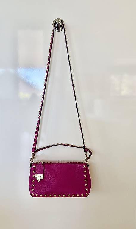 Valentino Taschen für Damen: VALENTINO Rockstud Umhängetasche – Neu (gemäss Beschreibung) aus Basel von car_mz8n