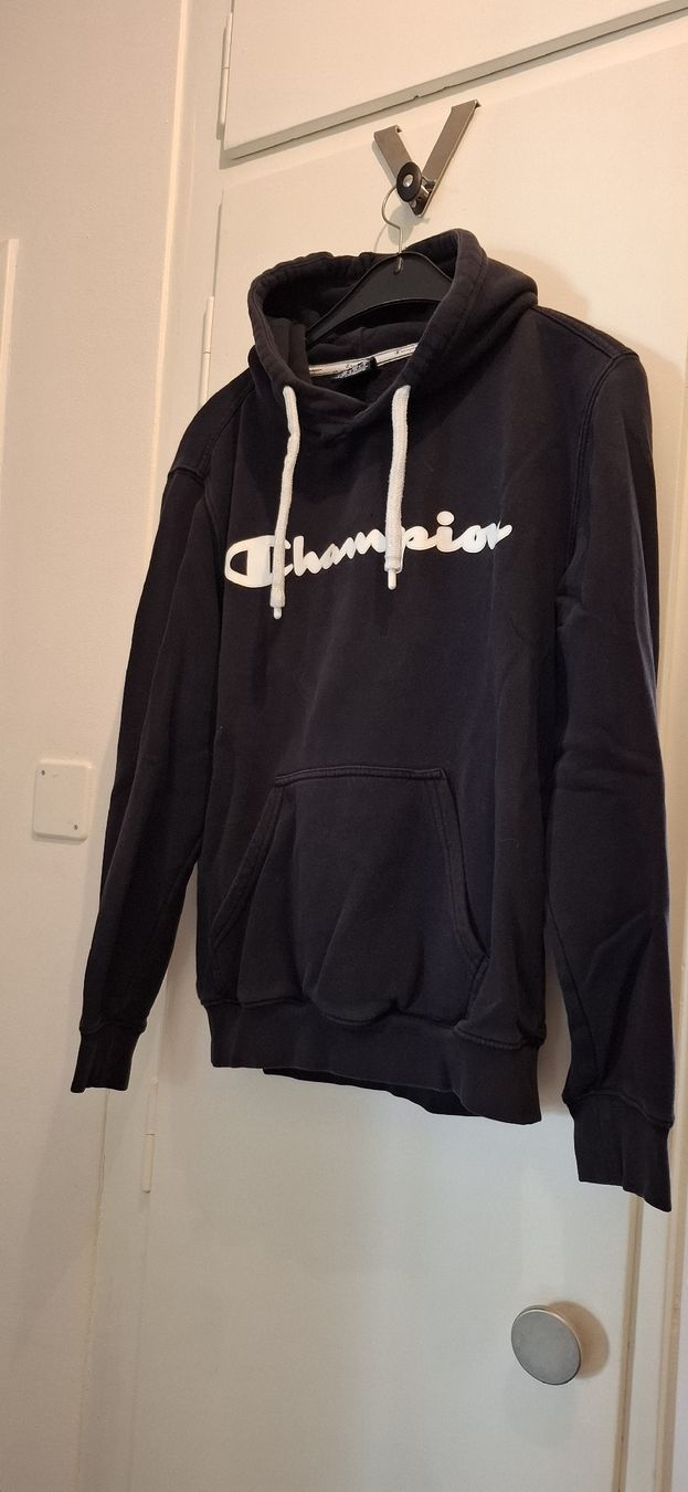 Champion Maglioni & Felpe: Champion Kapuzenpullover schwarz Grösse S  – Usato da Zürich venduto da nit_ygj9