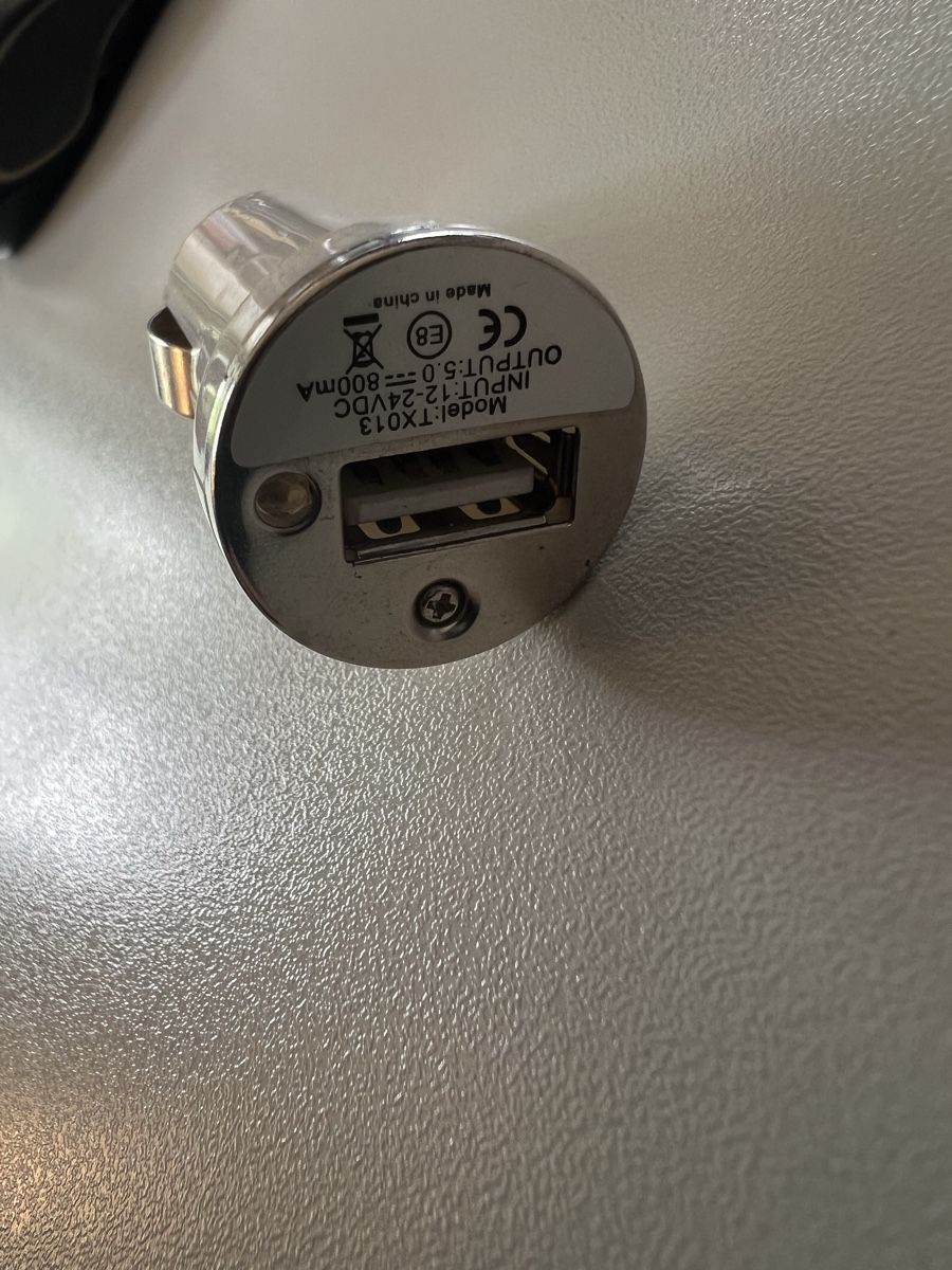 Lecteurs & Adaptateurs: Auto USB Ladegerät Zigarettenanzünder Adapter TX013 – D'occasion à Niederrohrdorf par beniledergerber 1