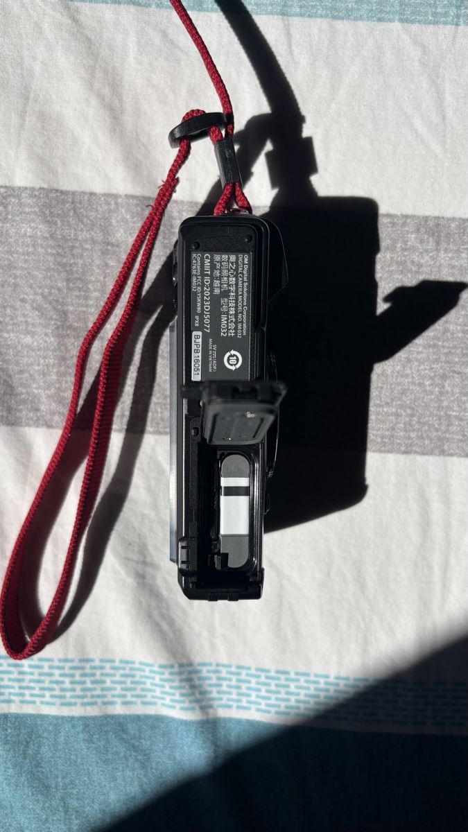 OM System Appareil photo: Caméra OM System Tough TG-7 Noir – D'occasion à Lausanne par volkenito 3