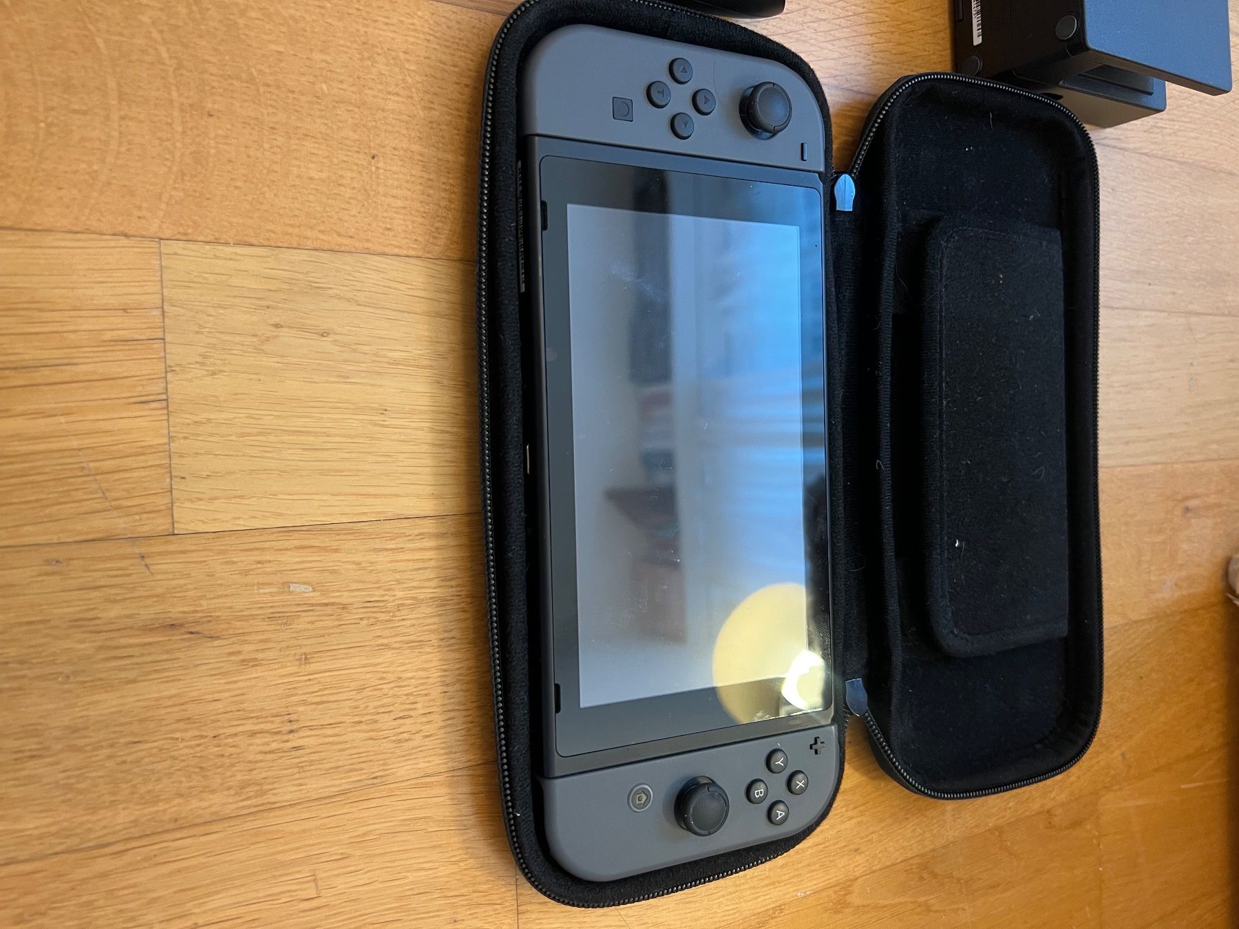 Nintendo Console: Nintendo Switch Konsole Set schwarz gebraucht – Usato da Oberrieden venduto da maritcouvreur 1
