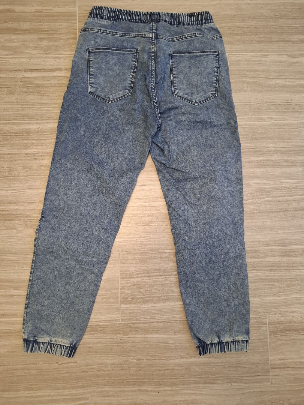 Jeans: jeans taille 36 – Usato da Ecublens FR venduto da ame_y8tq 2