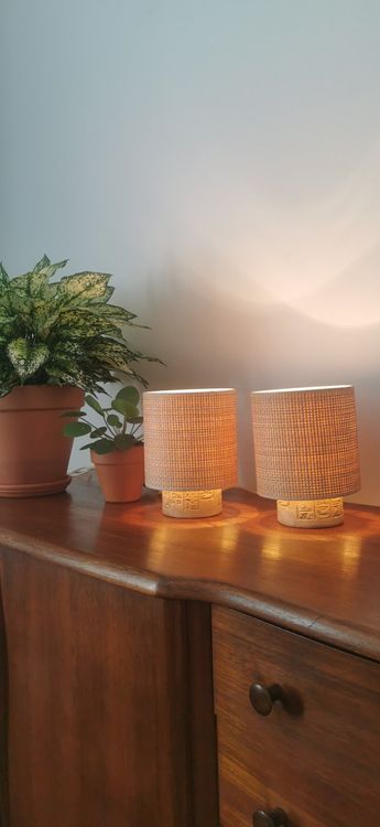 Paire de lampes à poser globe opaline années 50