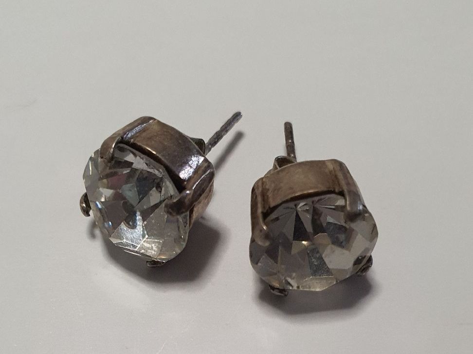 Orecchini pendenti & Orecchini a lobo: Funkelnde Ohrstecker mit Strass - zeitloser Schmuck! – Usato da Winterthur venduto da LaRoque 3