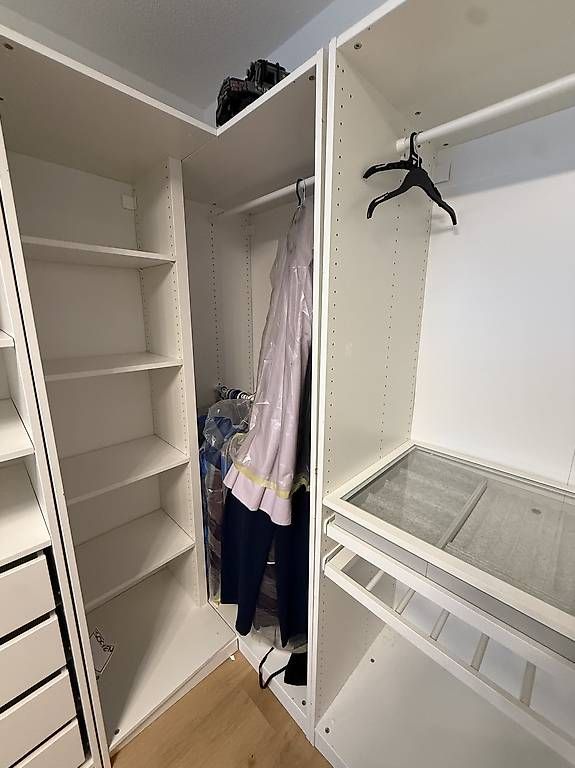 Armoires: Kleiderschrank – D'occasion à Unterengstringen par _Janina_ 3