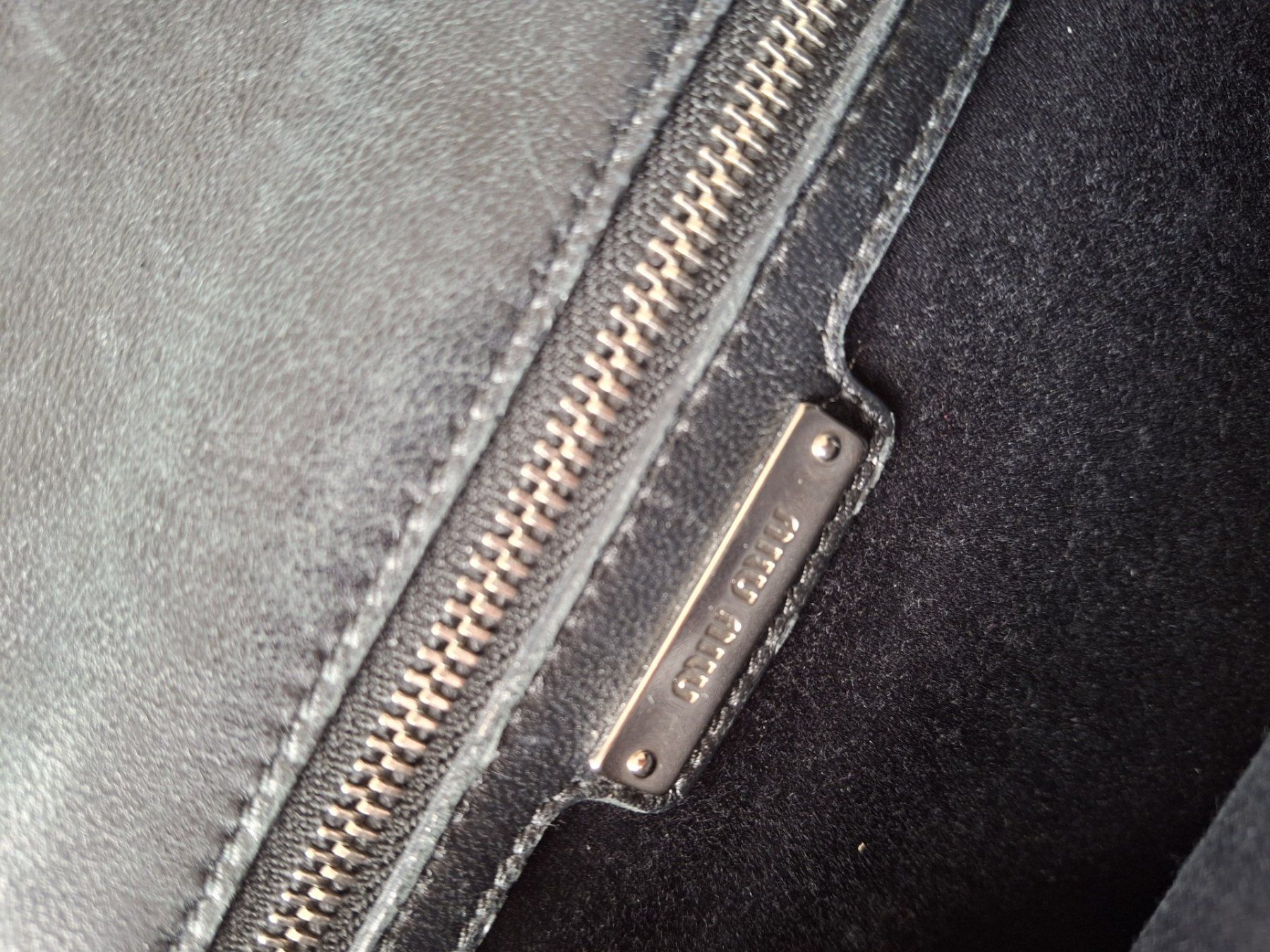 Miu Miu Taschen für Damen: Miu Miu Matelasse Crystal Buckle Bag – Gebraucht aus Gersau von syl_5dsz 6