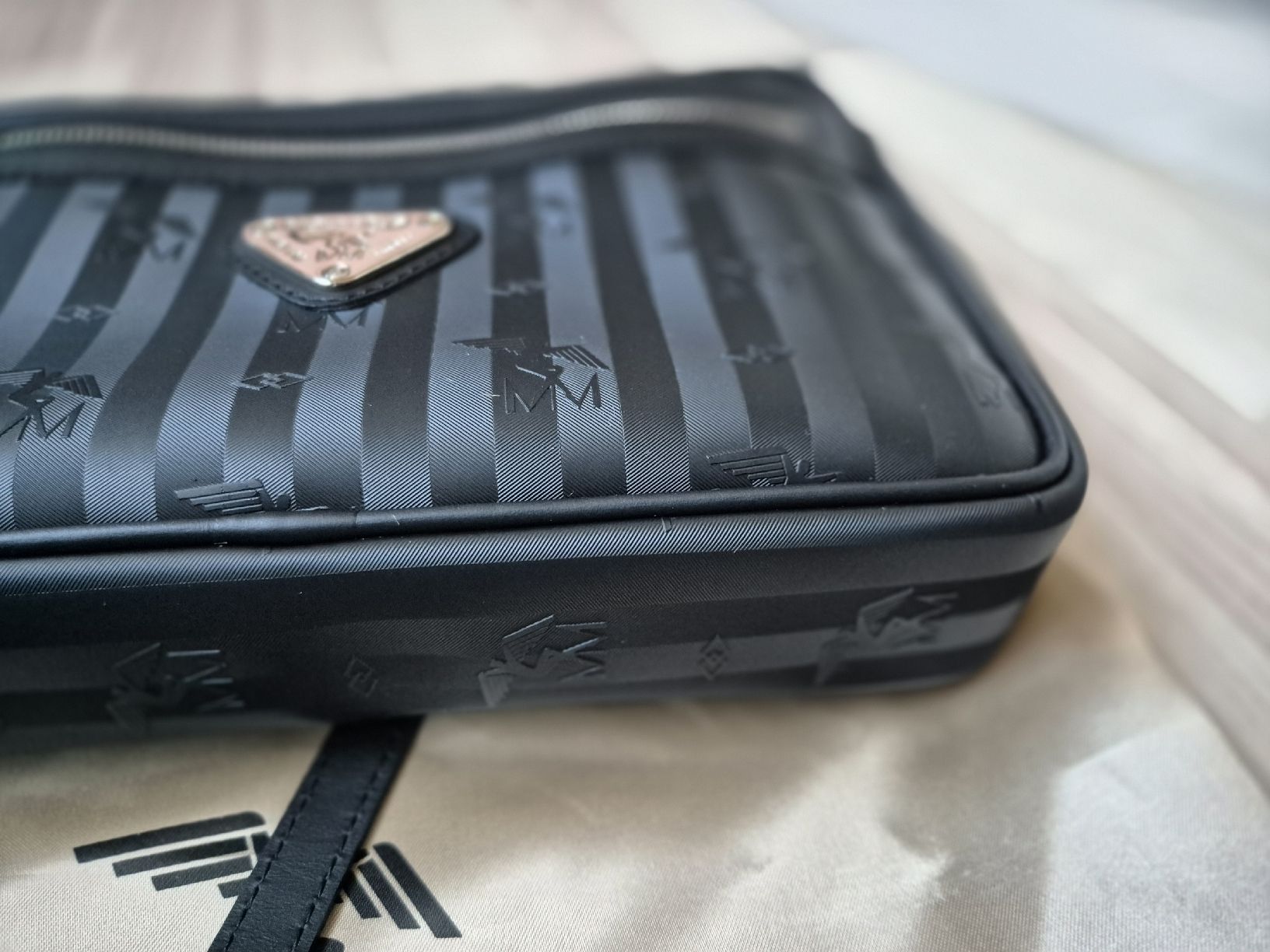 Maison Mollerus Taschen für Damen: NEUE MOLLERUS "LONDON" silber – Neu (gemäss Beschreibung) aus Unteriberg von VOI_69 3