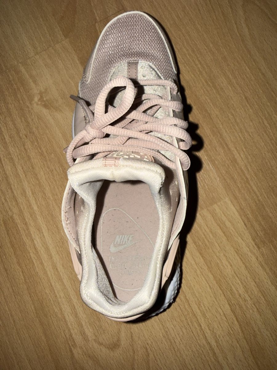 Nike Scarpe da donna: Nike Huarache Damen Grösse 38 – Usato da pratteln venduto da Bogi94 4