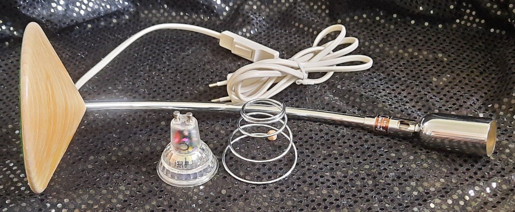 Lampade: AKA Schöne Einstellbar Tischlampe 50W – Nuovo (secondo la descrizione) da Seuzach venduto da VT-Collections2 2