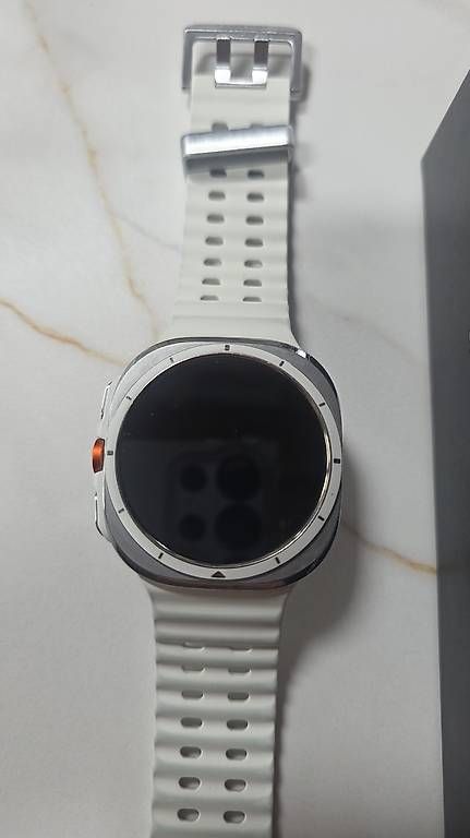Smartwatch: Samsung Galaxy Watch Ultra – Usato da Hüttikon venduto da sav_db25 1