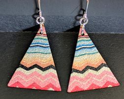 Des boucles d'oreilles aux jolis motifs