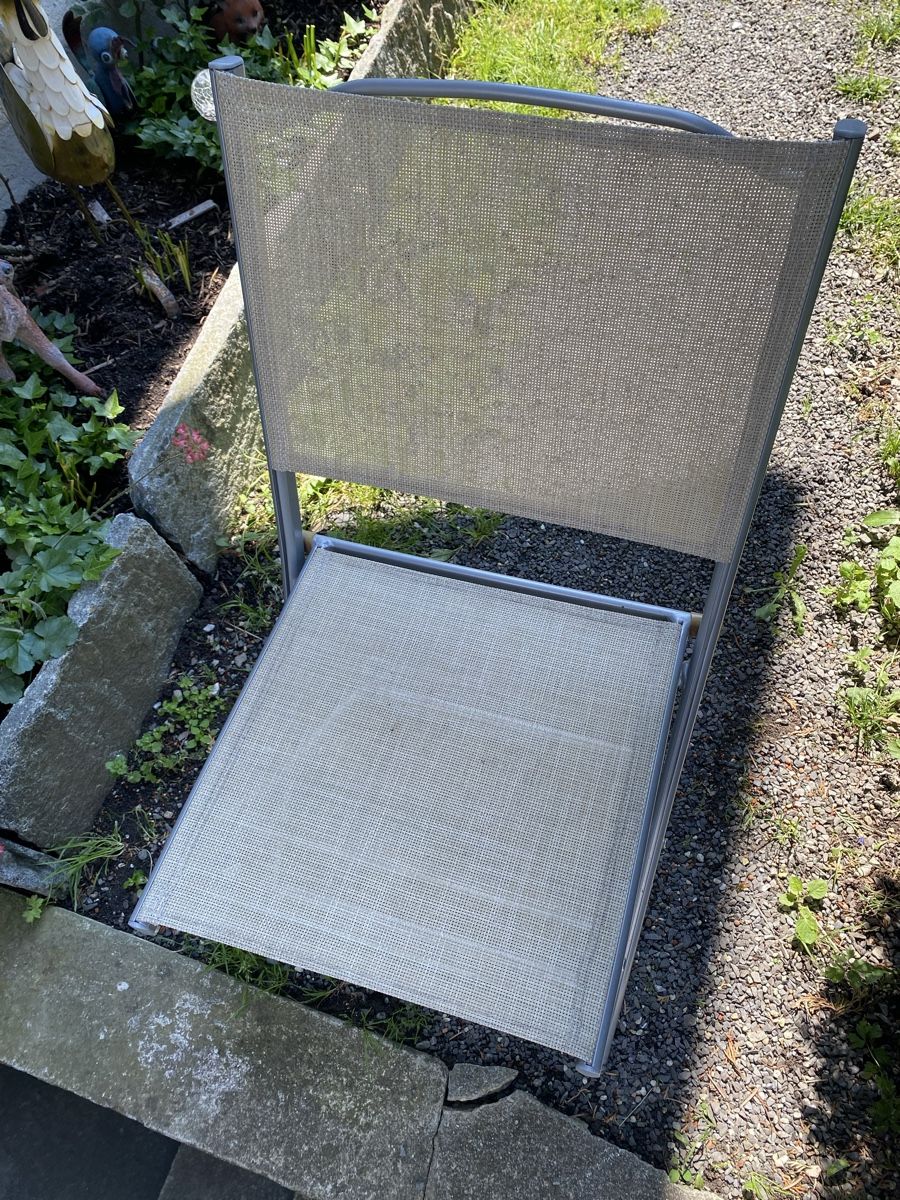 Chaises: Garten Klappstuhl – D'occasion à Seewen SZ par shaky01 1