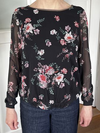 More & More Bluse, Gr. 36, schwarz mit Blumenmuster🌸