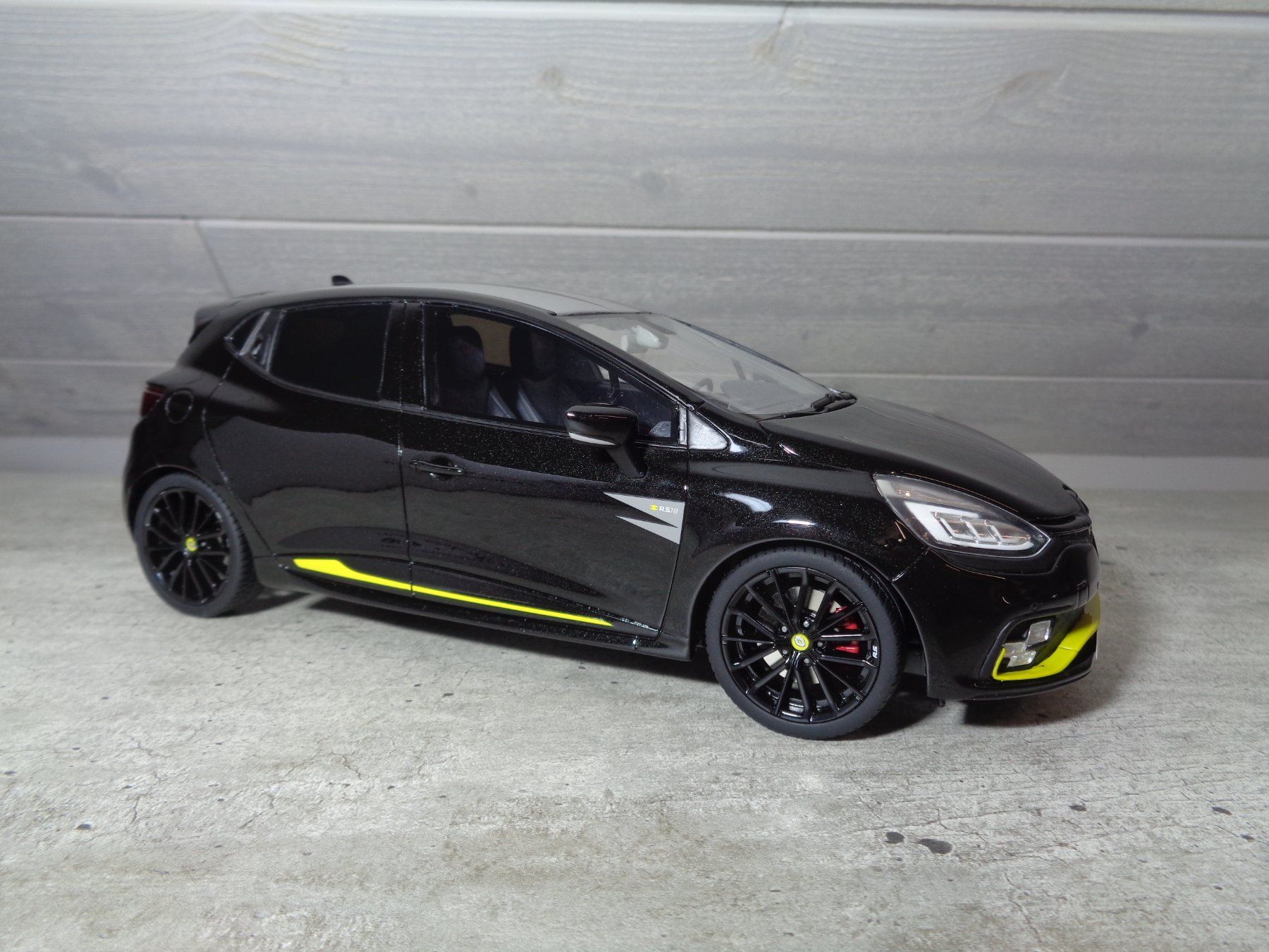 Renault Voitures modèles: OttOmobile 1:18 Renault Clio 4 R.S. 2018 – Neuf avec emballage d'origine à Reconvilier par rallycar 5