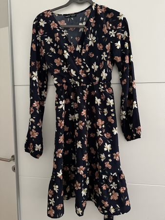 Blumenkleid, Gr. M/L Wickeloptik, ideal für den Herbst!