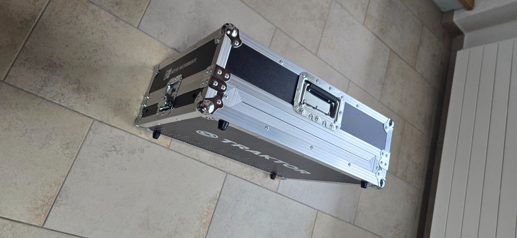 Traktor Console di mixaggio: Native Traktor Kontrol S4 MK2 mit passendem Case – Usato da Riederalp venduto da masuroto11 7