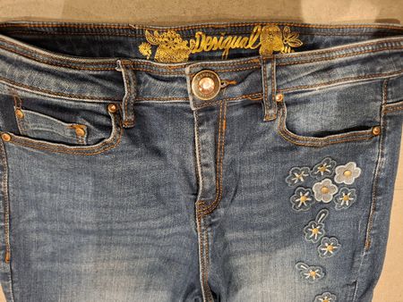 Desigual Damenjeans NEU Gr. 36 Stickerei Blumen blau