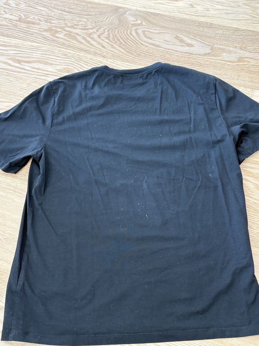 Chanel T-shirt: Chanel T-shirt size M – Usato da St. Gallen venduto da ott_f827 2