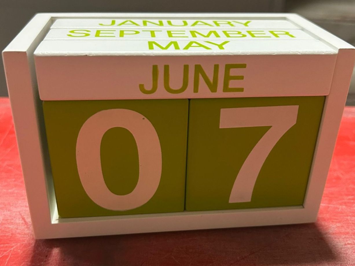 Calendari: Holz Würfel Tischkalender – Usato da St. Gallen venduto da Razoon77