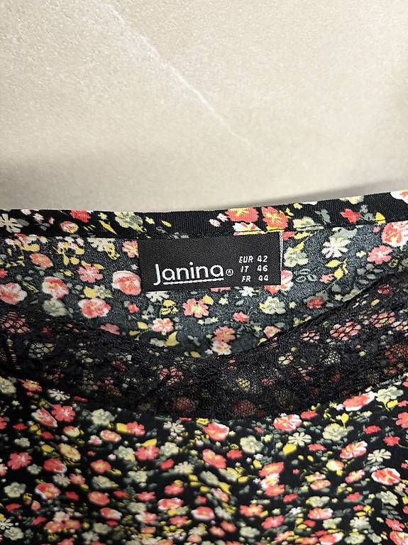 Tops: Top mit Blumenmuster – Gebraucht aus Muri AG von mar_svd7 1
