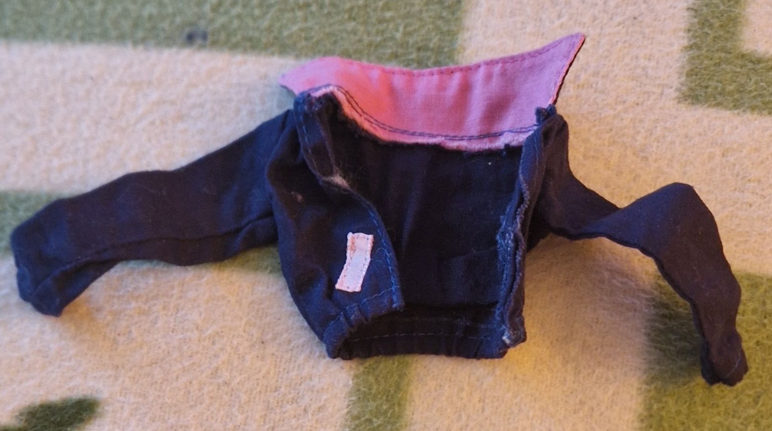 Bambole: Haut pour Barbie – Usato da Couvet venduto da Pioune