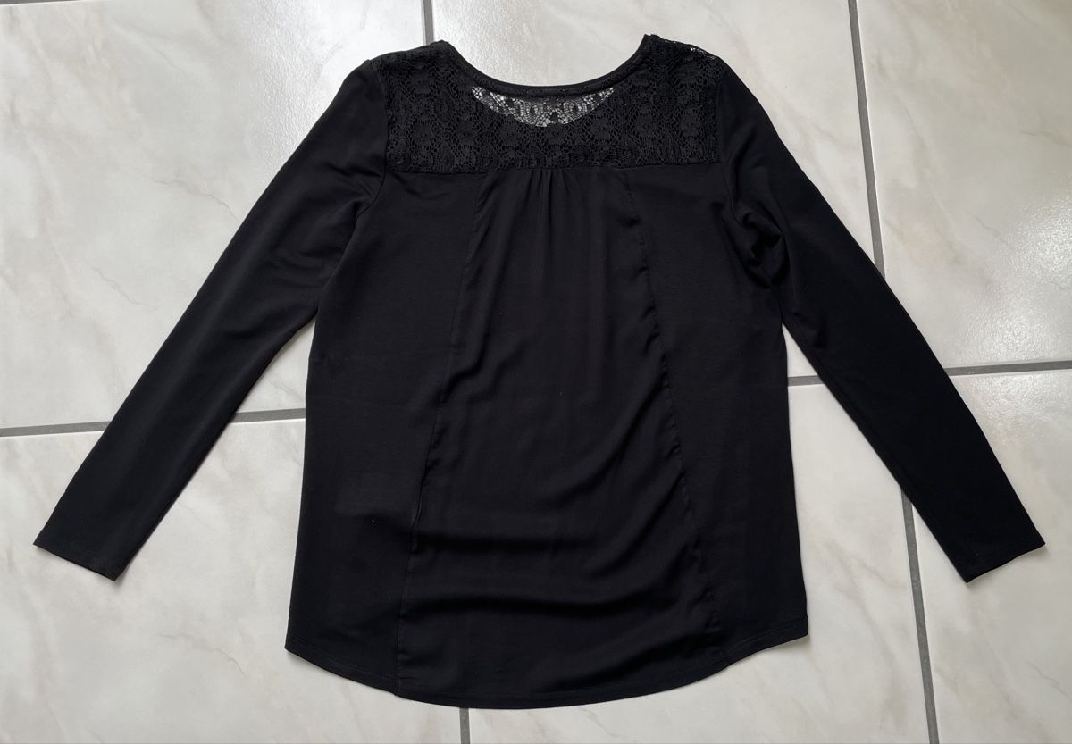 Esprit Camicette: Schwarze Esprit-Bluse mit Spitze, Grösse S – Usato da Bettingen venduto da Majvi 4