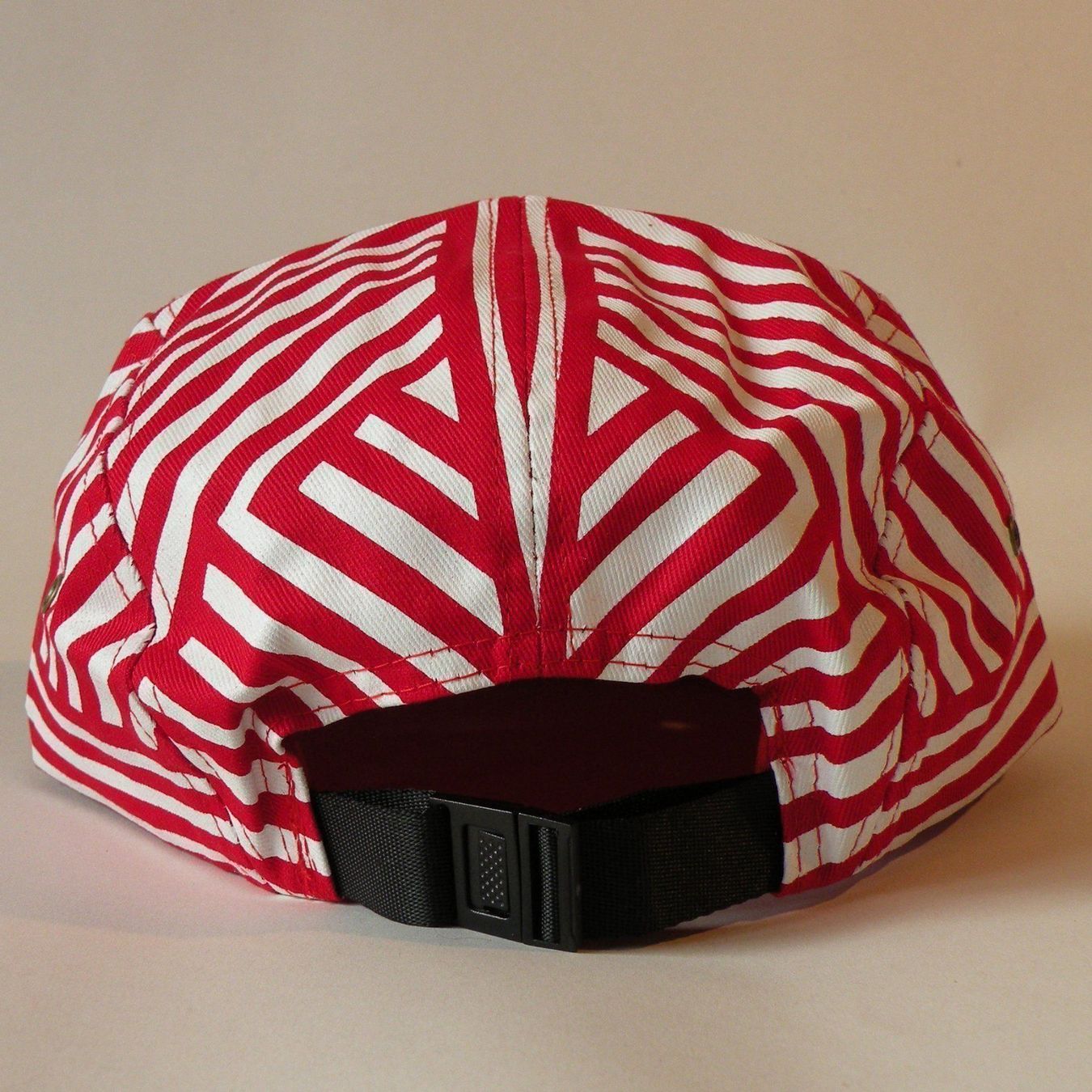 Copricapi, berretti & cappellini: 5-Panel Cap von We Are V – Nuovo e nell'imballaggio originale da Schüpfheim venduto da WeAreV 2
