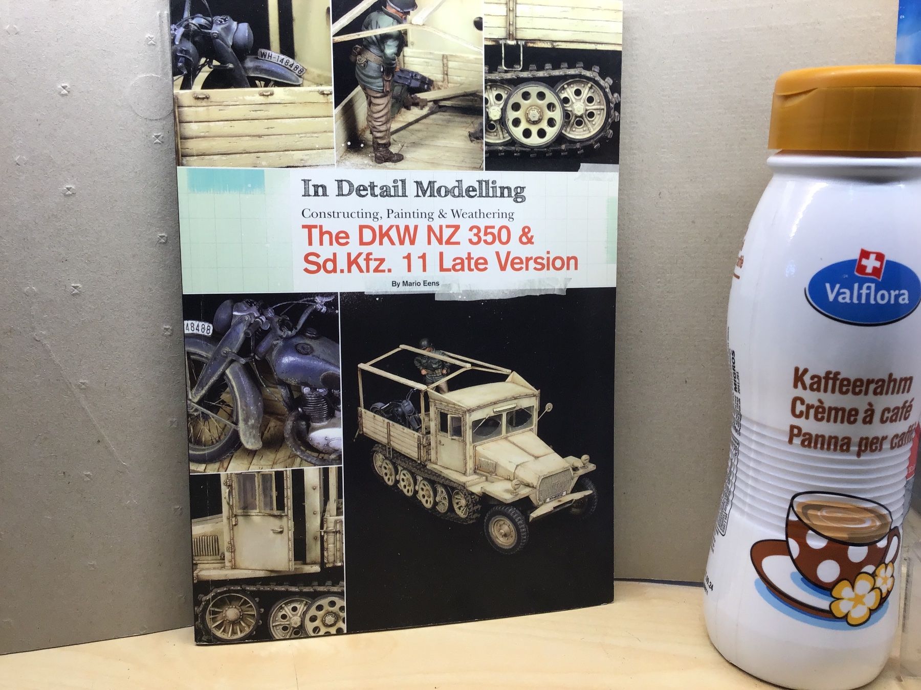 Modellbausätze & Standmodelle: Modellbau Buch DKW NZ 350 & Sd.Kfz. 11 Englisch – Gebraucht aus Männedorf von Spezial-Modelle