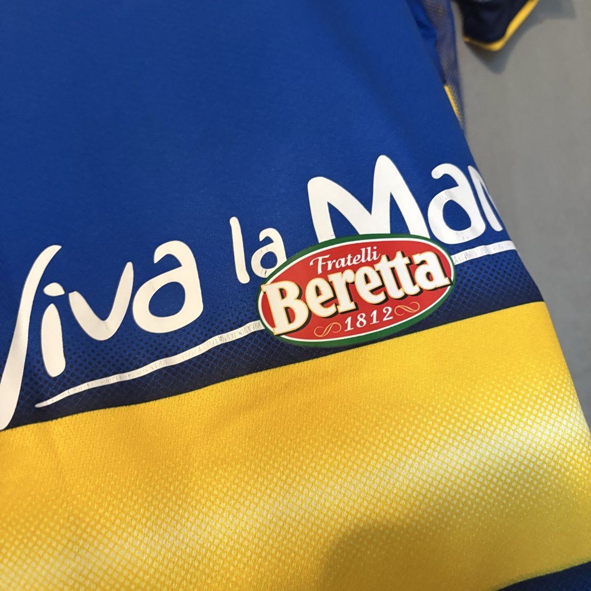 Canottiere & Pantaloni: Parma Calcio Trikot Errea – Usato da Winterthur venduto da LaBodega 7