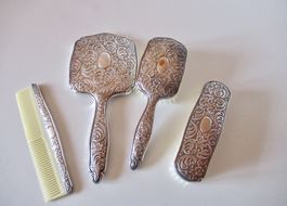 Altes Bürsten-Set