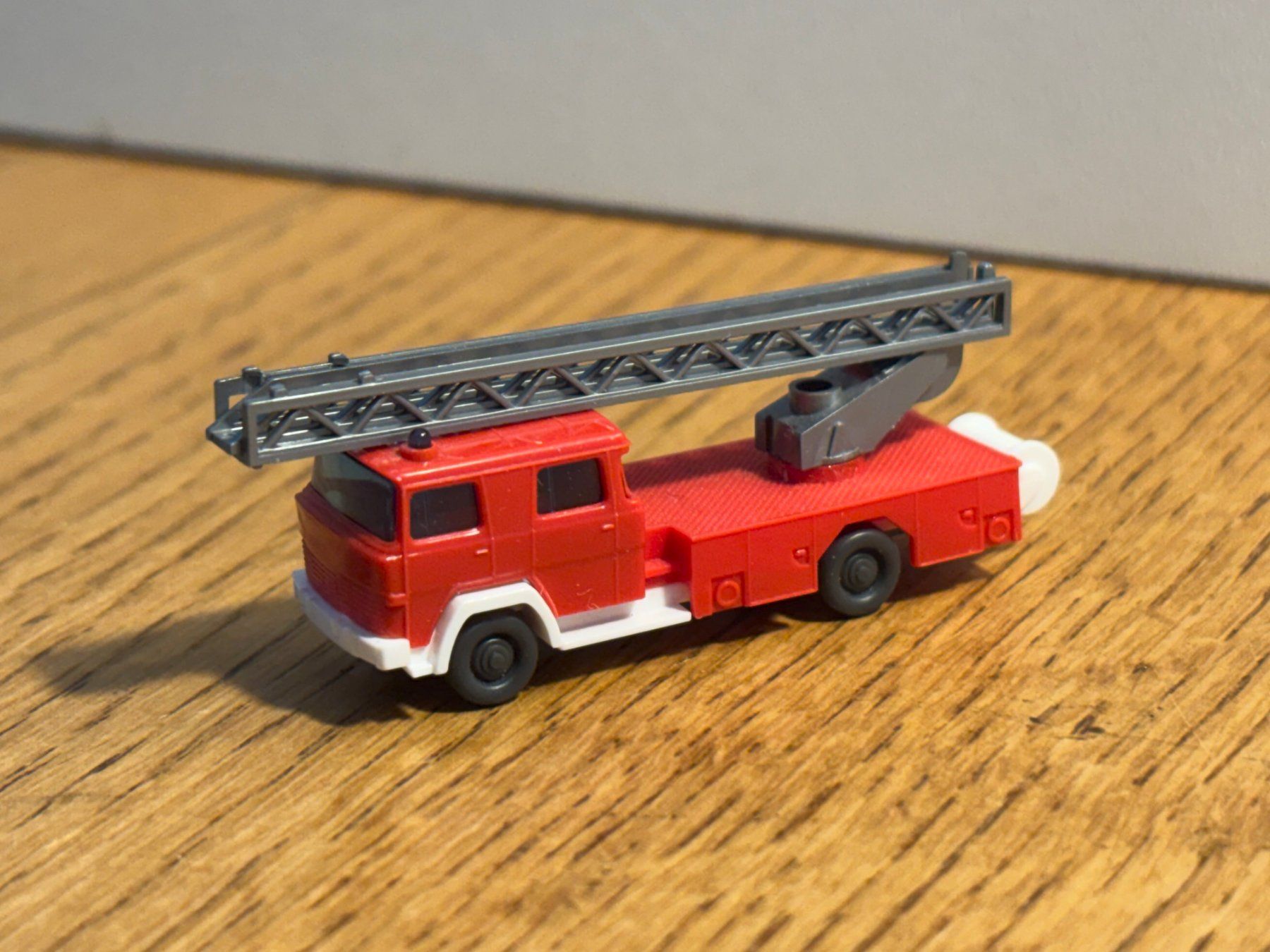 Modelleisenbahnen: M1222: Feuerwehr (Spur N) – Gebraucht aus Birsfelden von Birs_25 1
