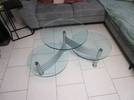 Moderner Glas-Couchtisch / Designertisch mit 3 Ebenen