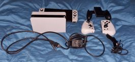 Nintendo Switch Oled mit Zubehör und 1 Spiel