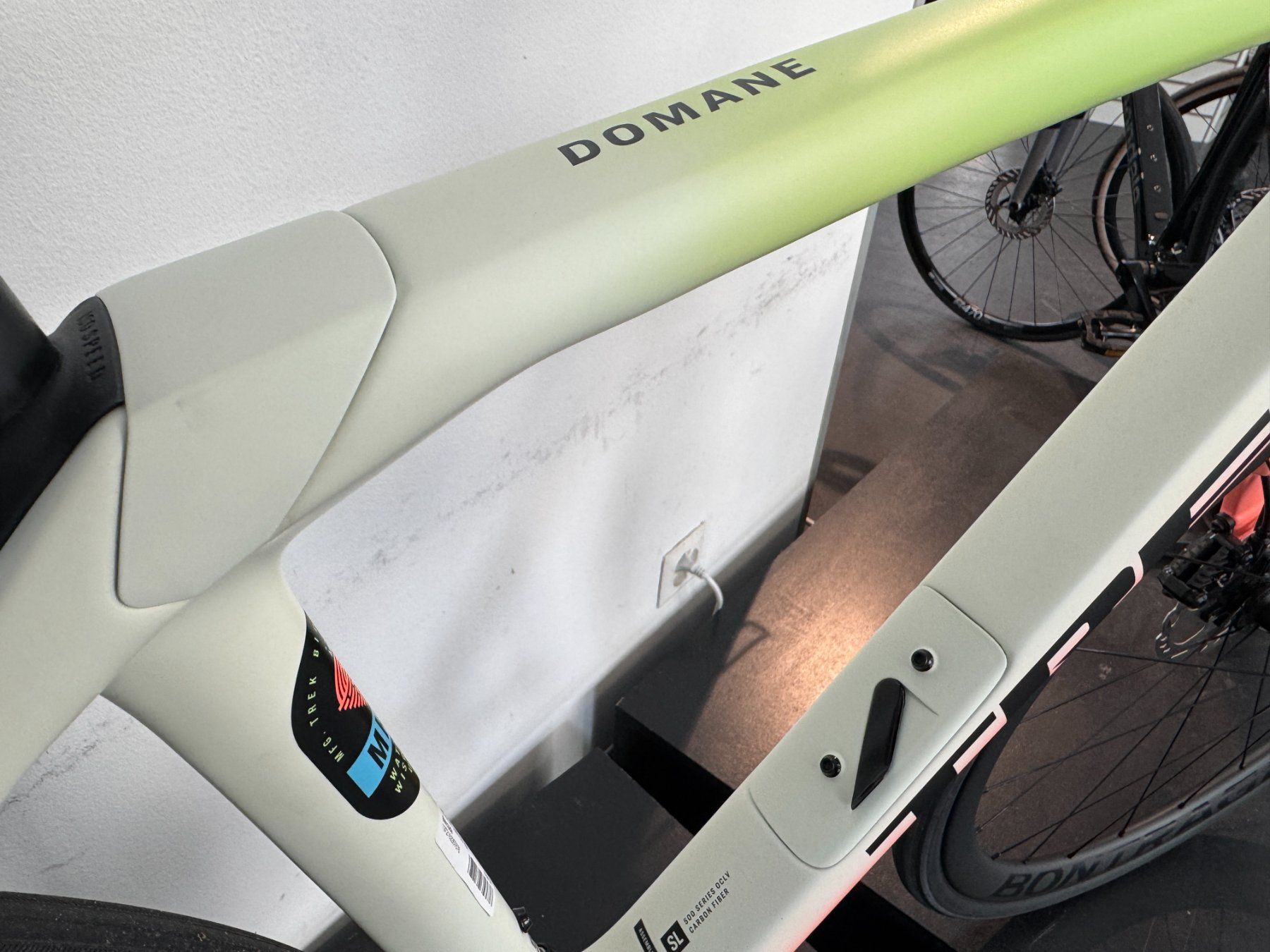 Trek Biciclette: Trek Domane SL 6 Gen 4, Grösse 54cm – Nuovo e nell'imballaggio originale da Zürich venduto da Velofabrik01 2