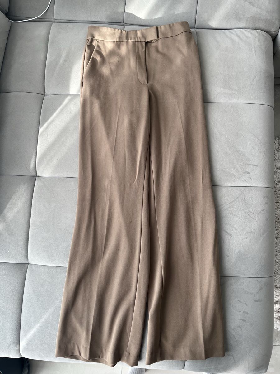H&M Pantalons: H&M Stoffhose – D'occasion à Grenchen par rahel_98 1