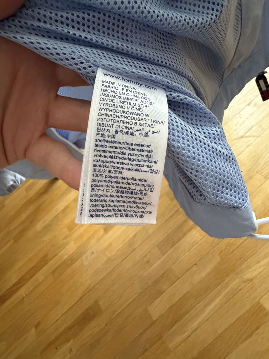 Tommy Hilfiger Vestes: Hellblaue Windjacke von Tommy Jeans – D'occasion à Bülach par ann_2ry2 5